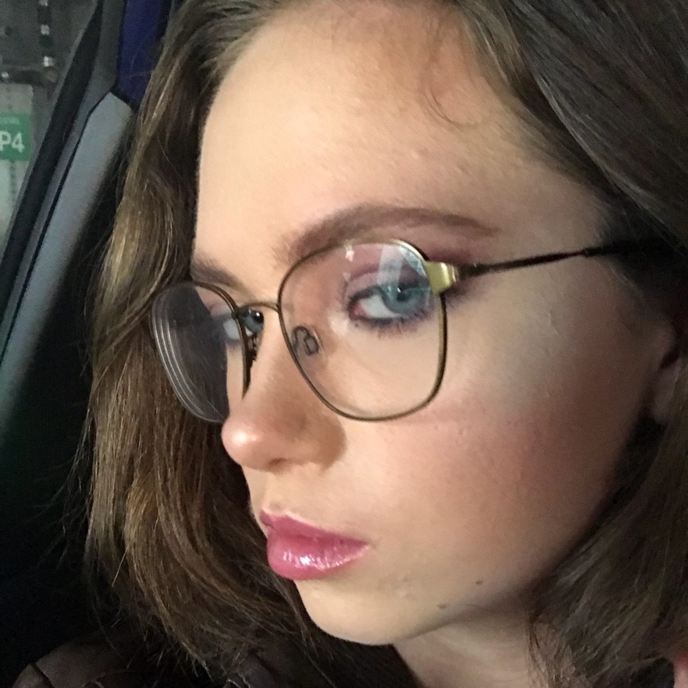 Meet your Posher, Anna
